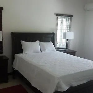 Luke De Chateau Apartment Kingston